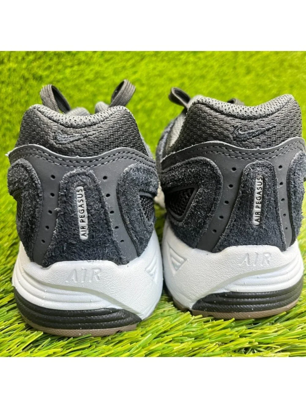 Nike Air Pegasus 2005 Womens Size 8 Black White Athletic Running Shoes Sneakers